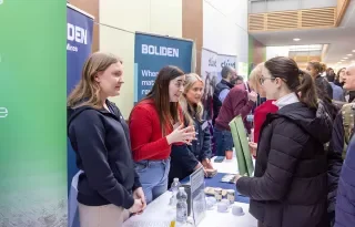 Representatives from Boliden meeting students at the Engineering Fair