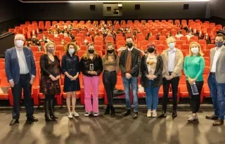 Dr Bob McKiernan, Head of School of Informatics & Creative Arts; Dr. Adele Commins, Head of Department of Creative Arts, Media & Music, Deirdre McCarthy, Managing Editor, Radio News Programmes & Regions, RTE, Karla Farrell, Chloe O'Reilly, James Flanagan, Aoife Ward, Adam Daly, winning crew of You & I; Sarah McCann, Module Co-Ordinator; Kevin Cunnane, Programme Director. 