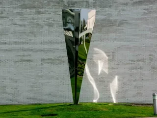 Faulkner Statue
