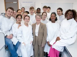 Professor Jocelyn Bell Burnell with DkIT Science students