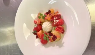 Dessert dish