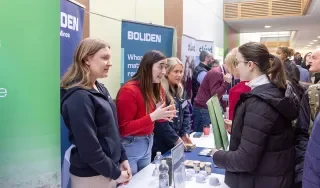 Representatives from Boliden meeting students at the Engineering Fair