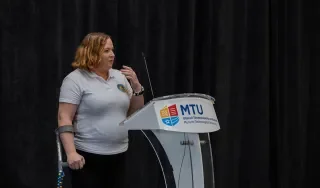 Niamh Murphy presenting at the Student Inc Showcase