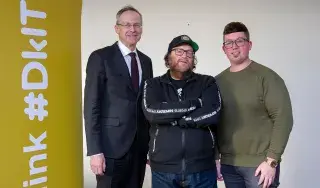 Hollywood Filmmaker, John Moore (centre) pictured with DkIT President, Michael Mulvey, PhD and Lorcan Dunne, Programme Director of the Film & Television Production during his recent visit to the Institute.