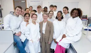  Professor Jocelyn Bell Burnell with DkIT Science students
